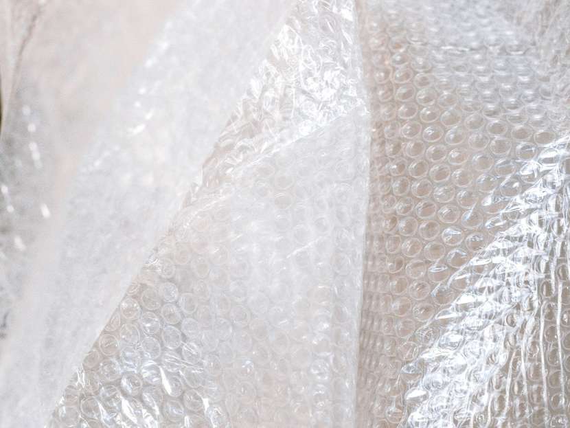 Embalaje de papel burbuja.