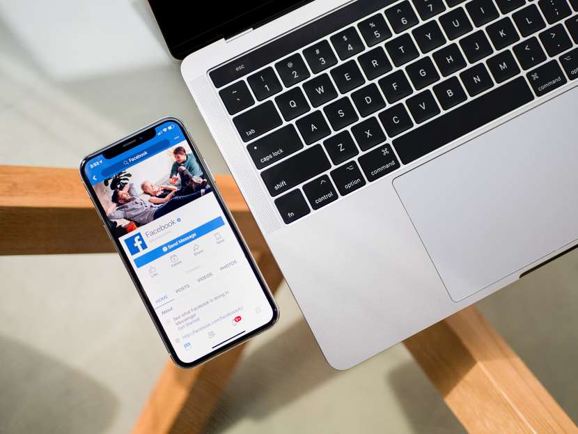 Pixel de Facebook en un dispositivo móvil