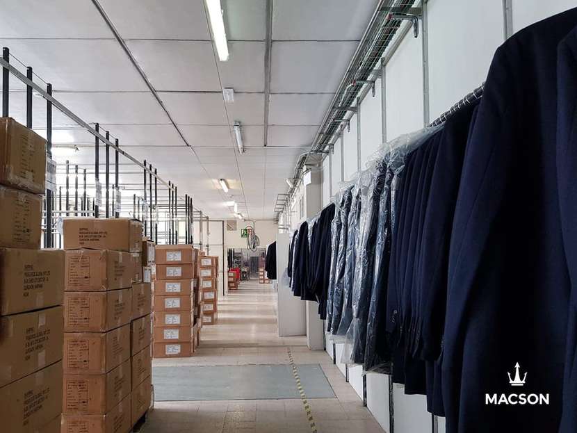 Almacén de logística de un eCommerce de la industria de la moda