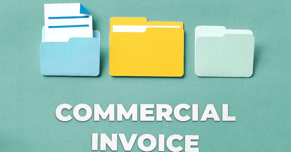 A plataforma  Outvio gerando faturas comerciais de forma automática